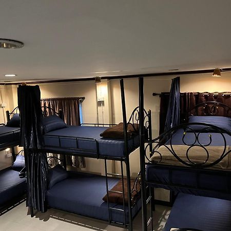 האד רין Moon Dolphin Hostel מראה חיצוני תמונה