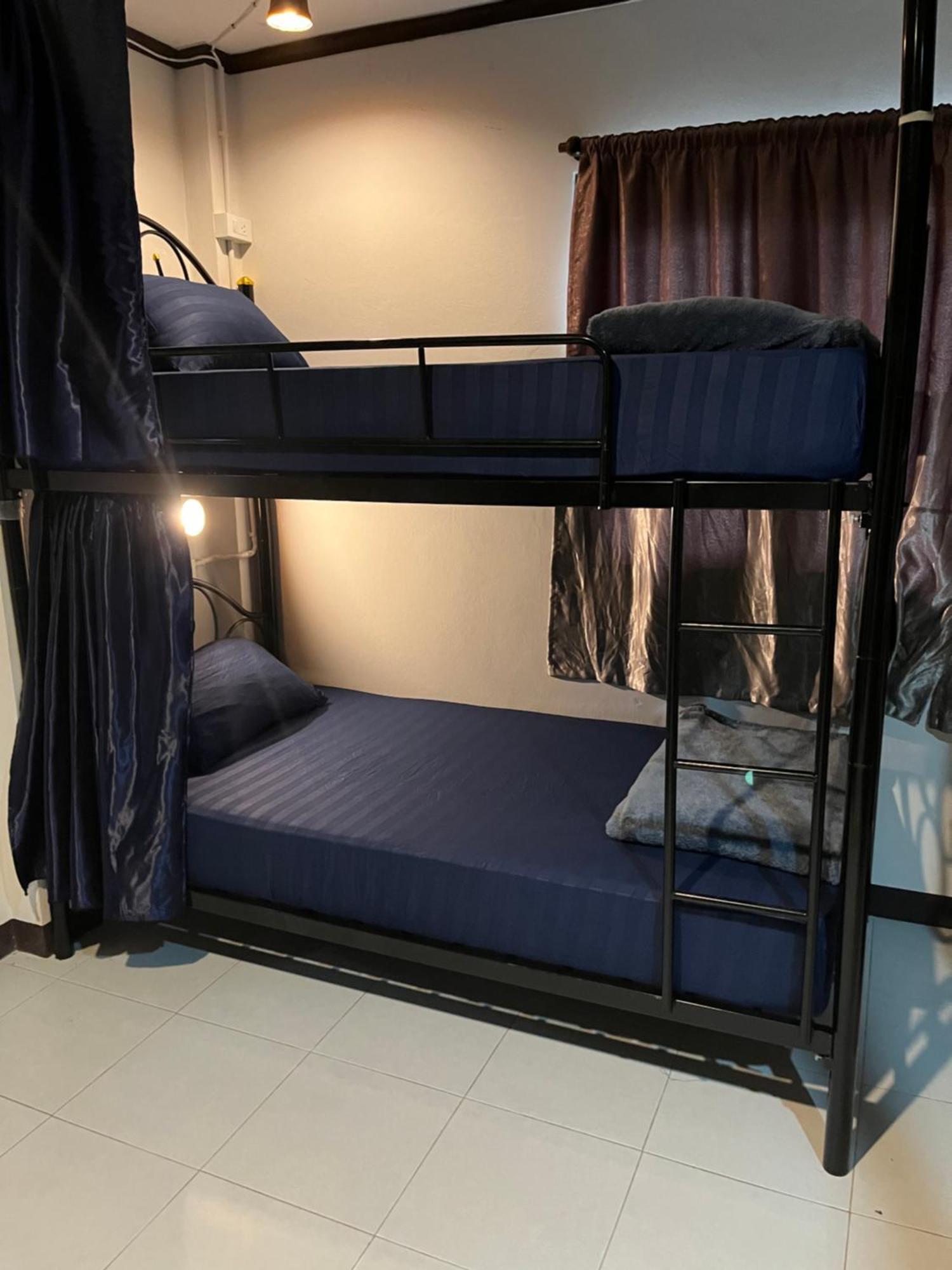 האד רין Moon Dolphin Hostel מראה חיצוני תמונה