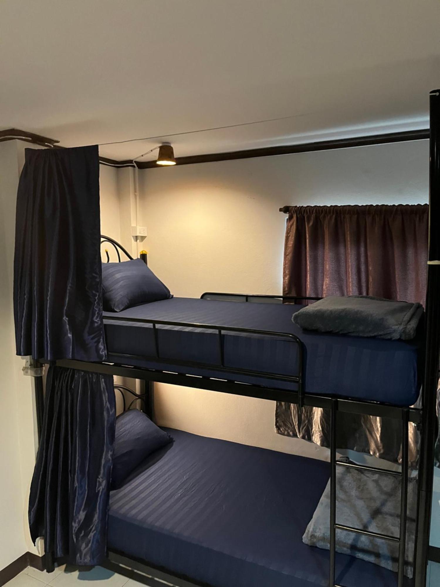 האד רין Moon Dolphin Hostel מראה חיצוני תמונה
