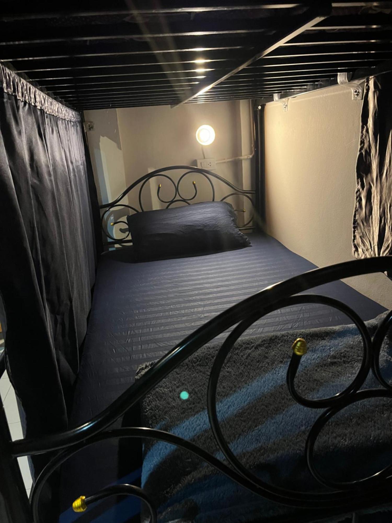 האד רין Moon Dolphin Hostel מראה חיצוני תמונה